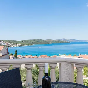 Bisera Trogir