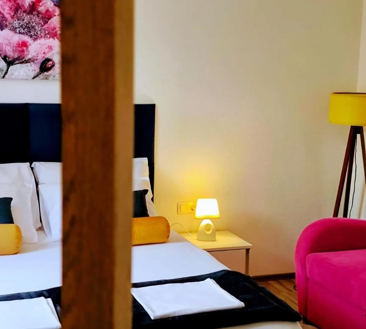 Apartments Lavel Trogir 0*,  Kroatië